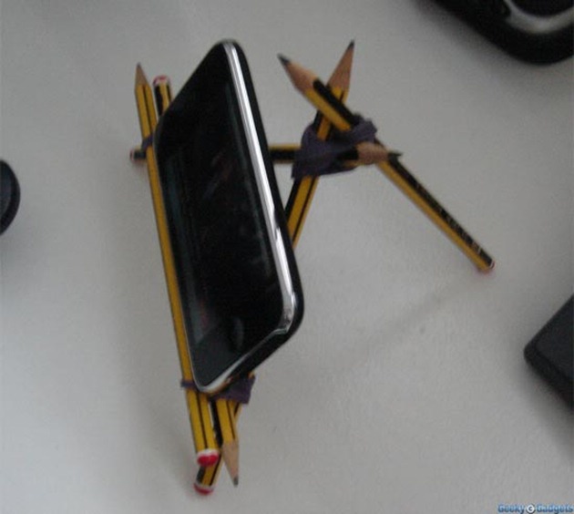pencil-iphone-stand3
