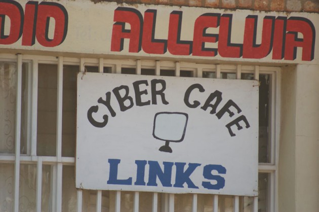 rwanda-cybercafe1