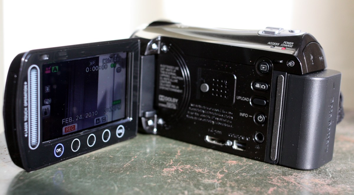 Review: JVC GZ-HM340 compact HD camcorder | TechCrunch