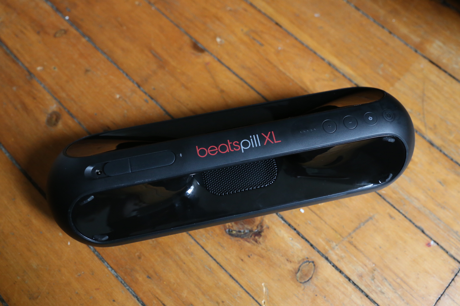 beats pill with handle