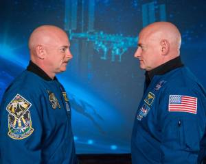 Astronaut Mark Kelly and his identical twin brother Scott Kelly / Image courtesy of NASA