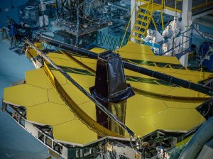 James Webb Space Telescope primary mirror fully assembled / Image courtesy of NASA