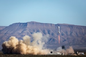 New Shepard rocket launching with crew capsule / Image courtesy of Blue Origin